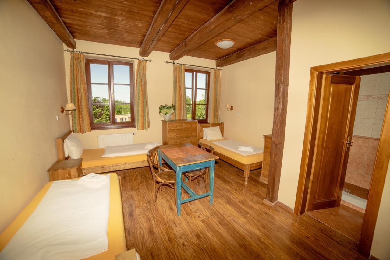 Hotel Stary Dum Cernosice Exterior foto