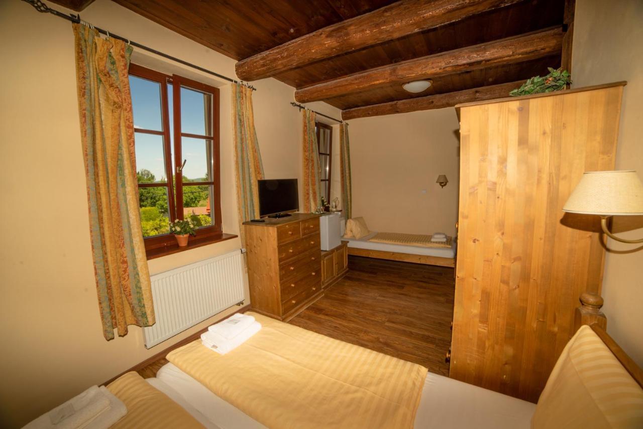 Hotel Stary Dum Cernosice Exterior foto
