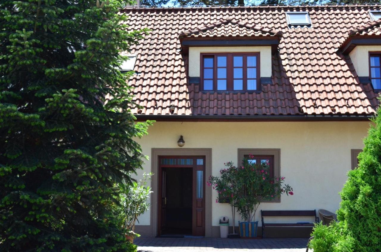Hotel Stary Dum Cernosice Exterior foto